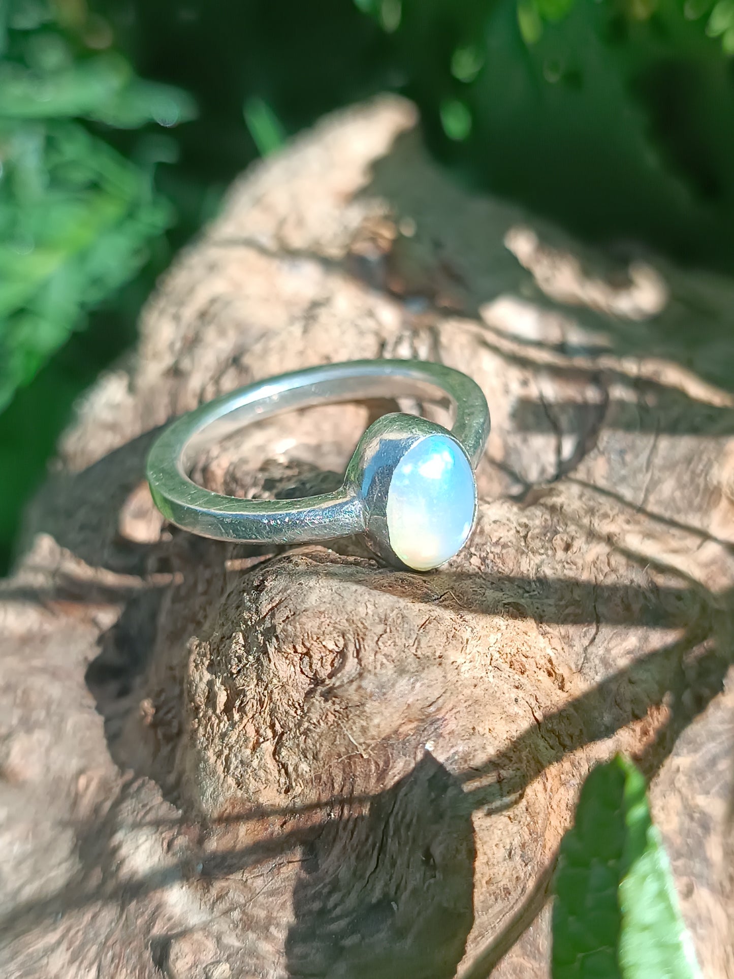 FINE OPAL RING